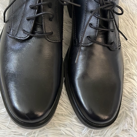 Unstructured by Clarks Men’s oxford lace up dress shoes size 10.5M main image 9